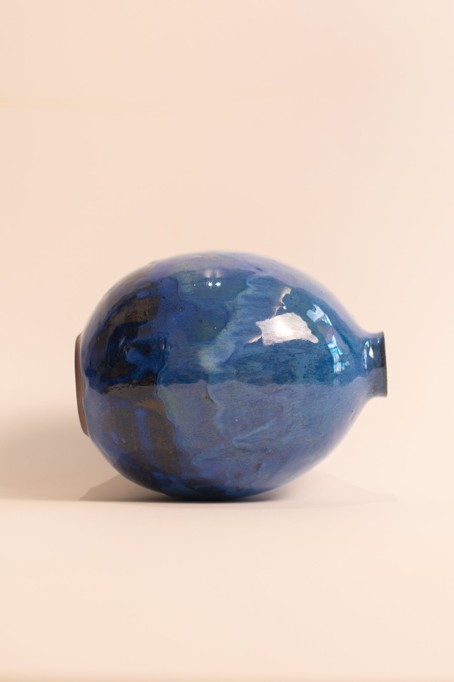 Round vase